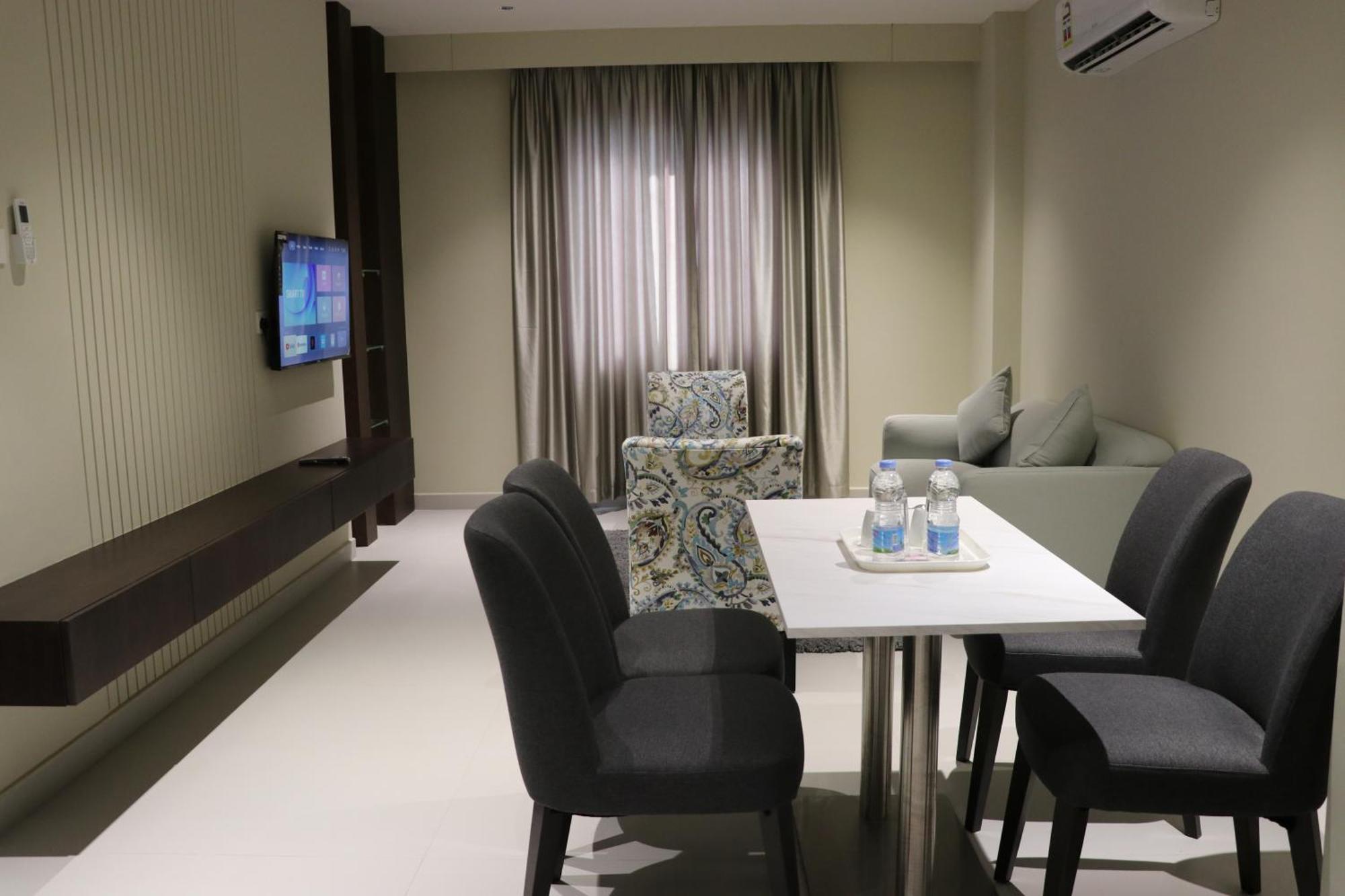 Jarzez Hotel Apartments Al Hail Seeb Ngoại thất bức ảnh
